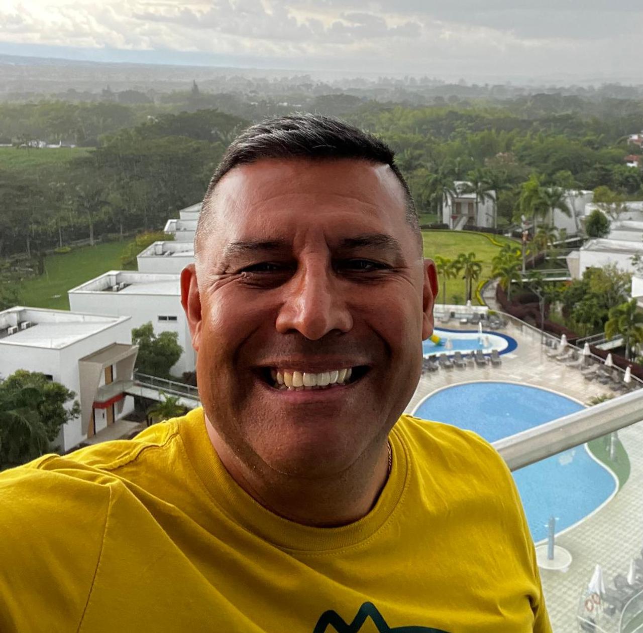 Profile photo 10 of 10