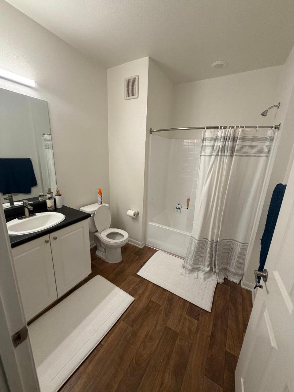 Profile photo 7 of 10