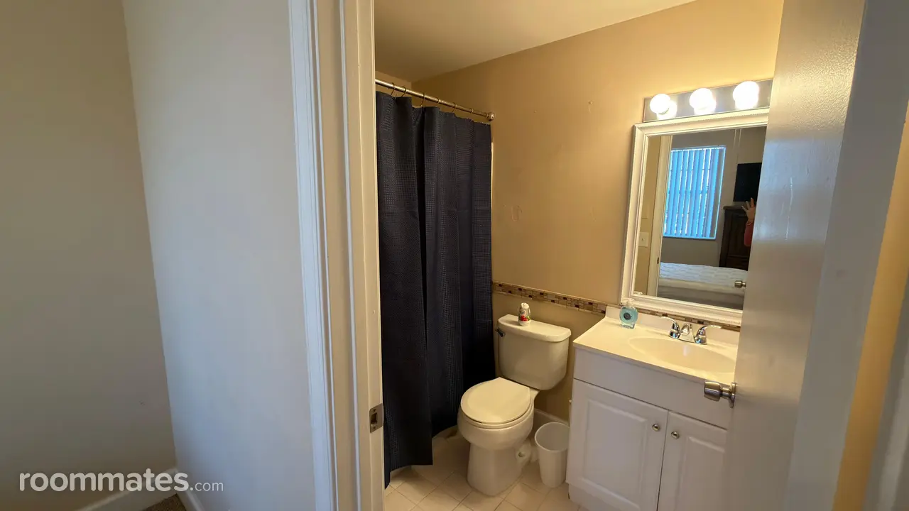 Profile photo 2 of 4