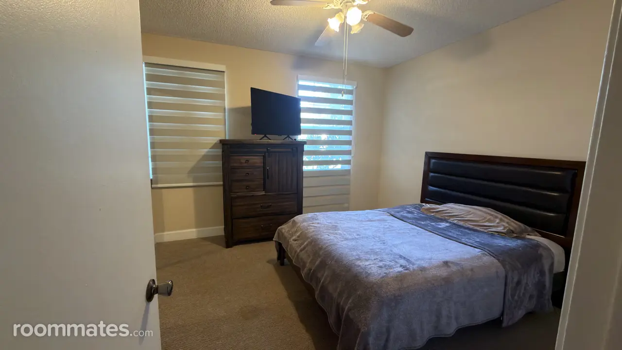 Profile photo 3 of 4