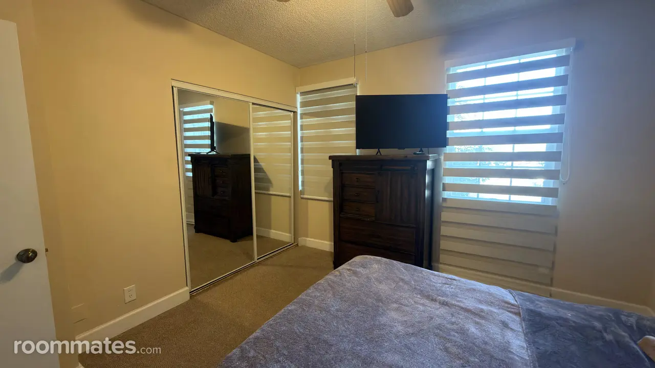 Profile photo 1 of 4