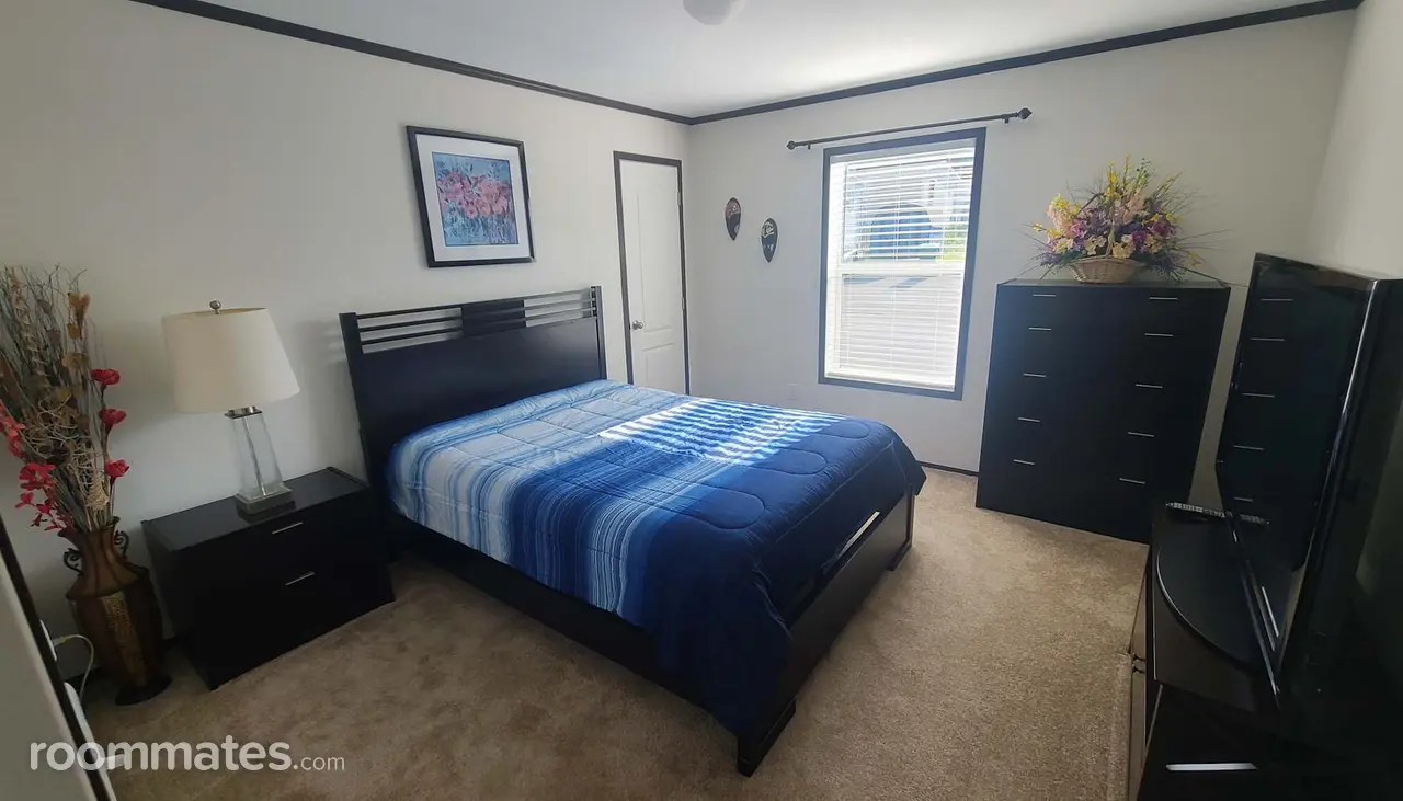 Profile photo 1 of 9