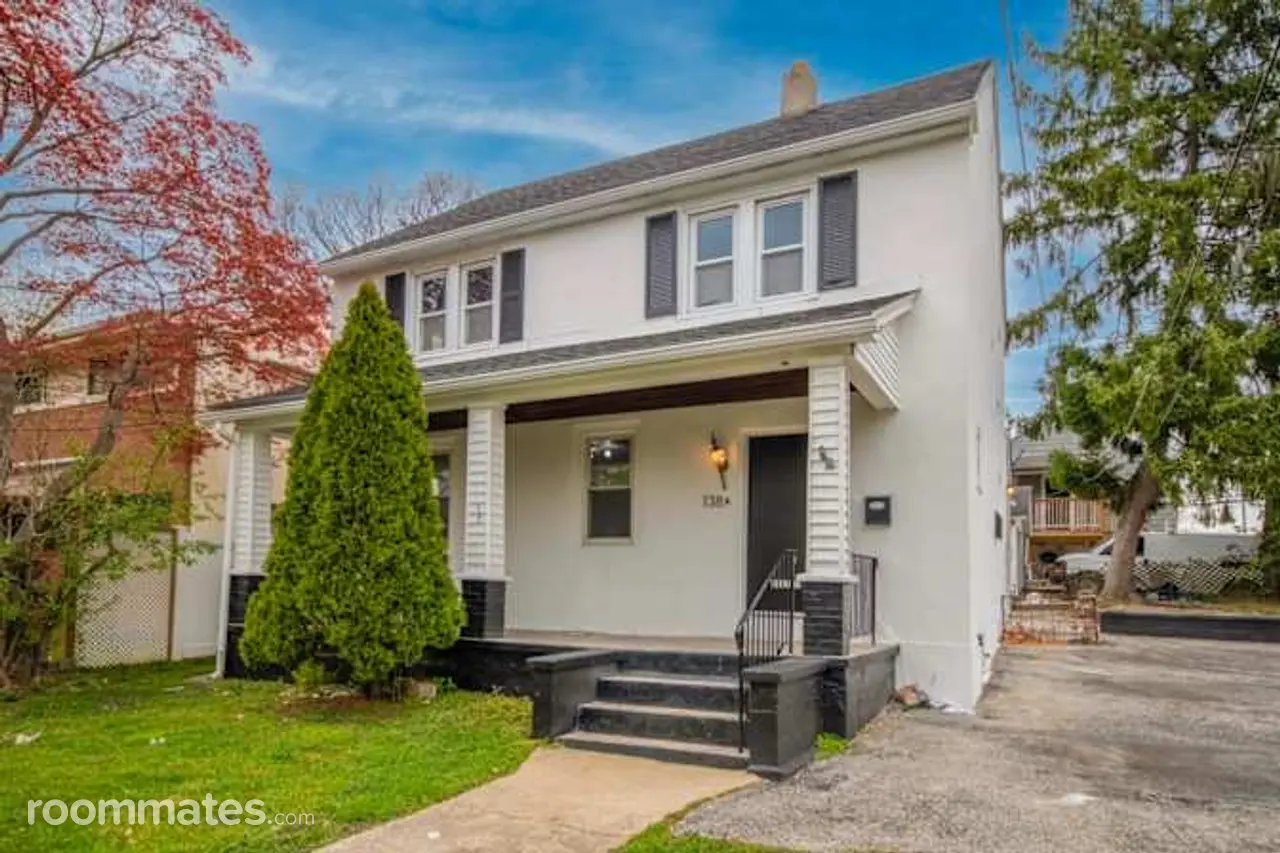 Profile photo 4 of 11