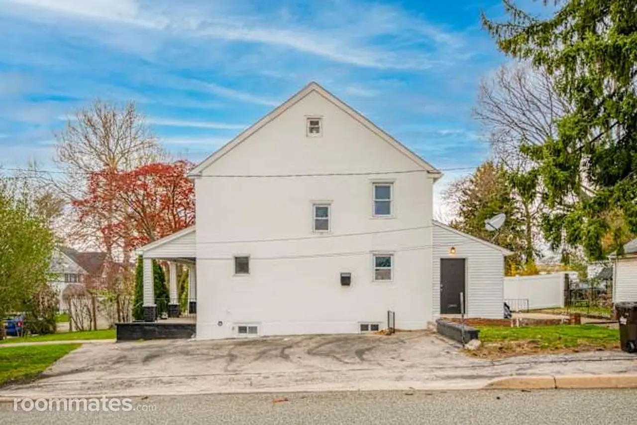 Profile photo 3 of 11