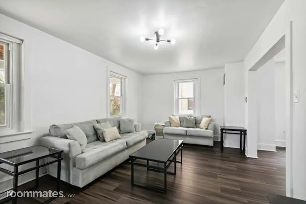 Profile photo 2 of 11