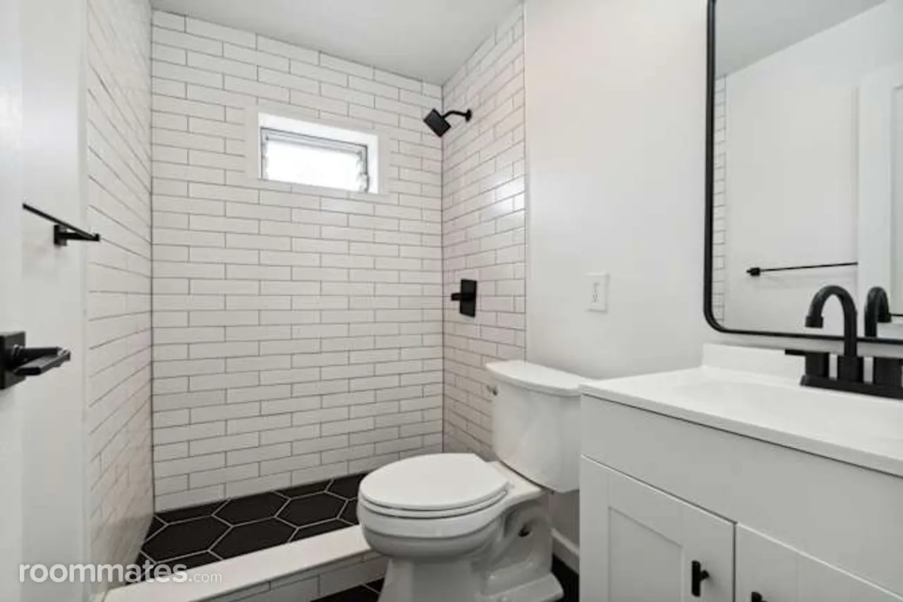 Profile photo 6 of 11