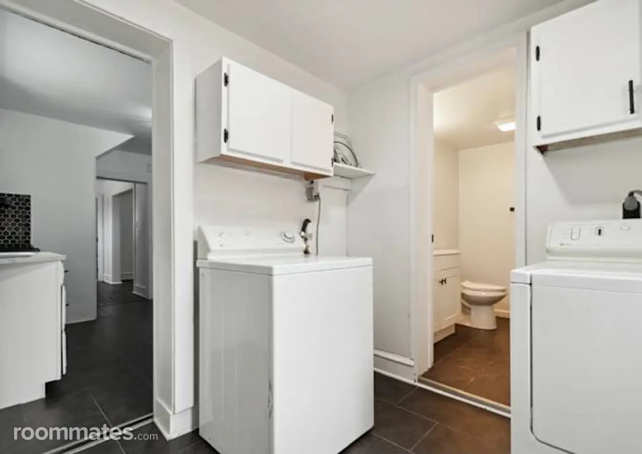 Profile photo 5 of 11