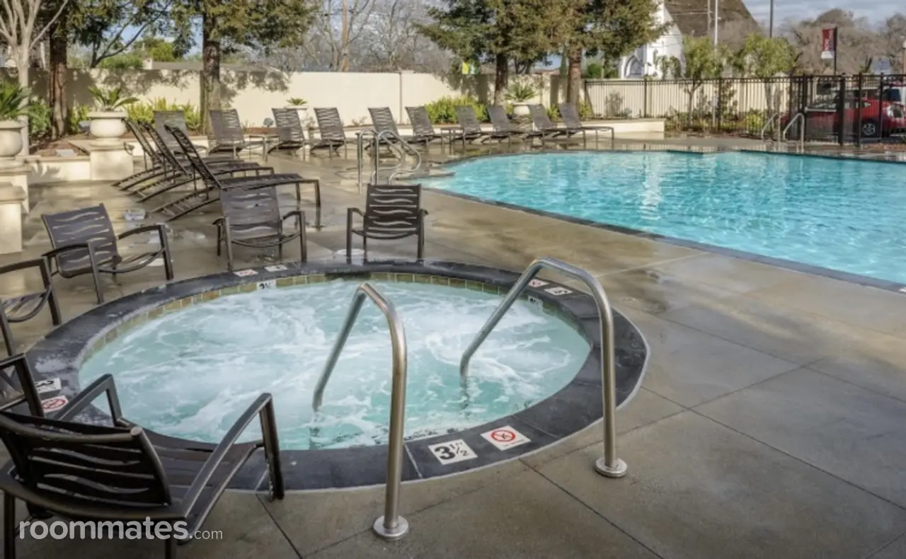 Profile photo 8 of 9