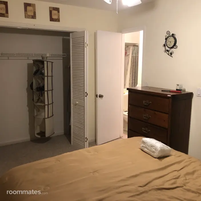 Room for rent in Tampa, FL $900, townhouse