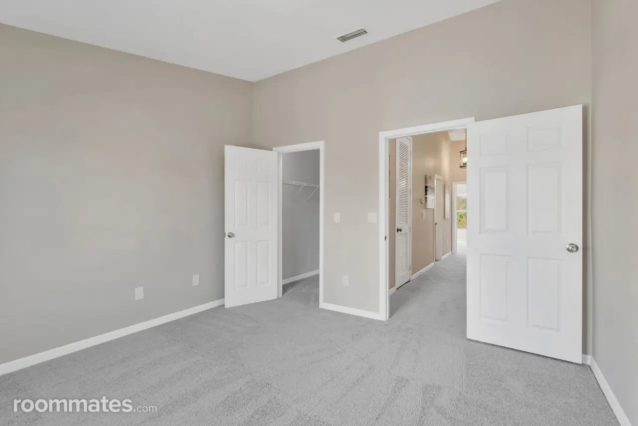 Profile photo 8 of 16