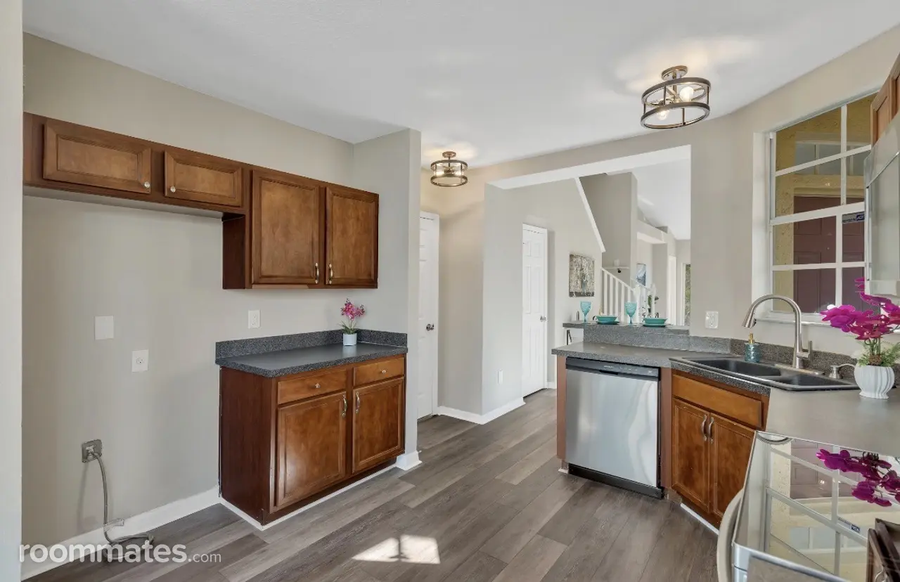 Profile photo 5 of 16