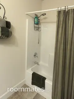 Room for rent in Milwaukie, OR $1200, house