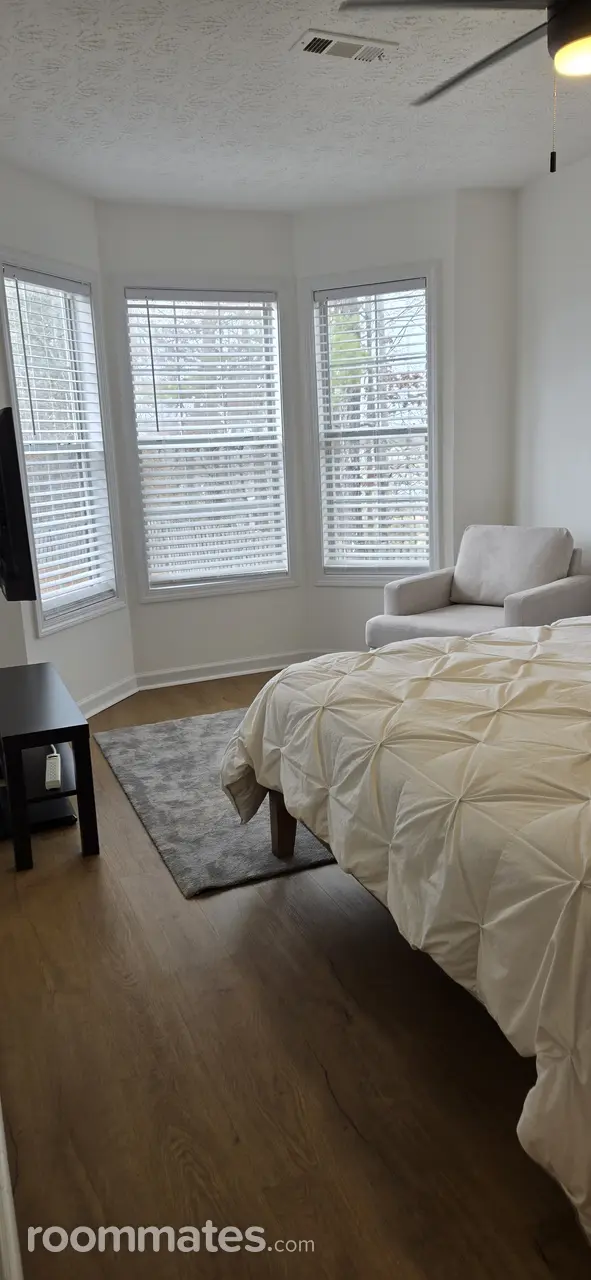 Profile photo 2 of 10