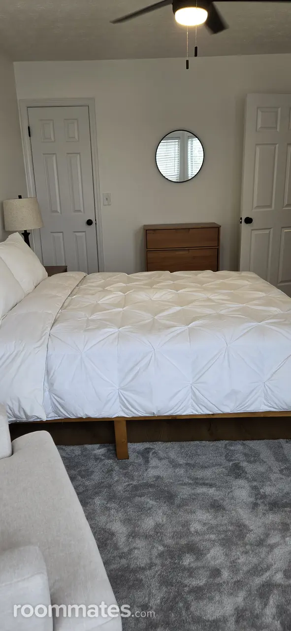 Profile photo 3 of 10