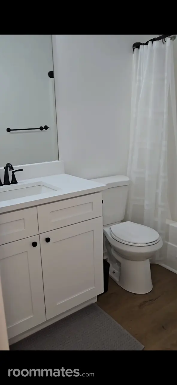 Profile photo 4 of 10