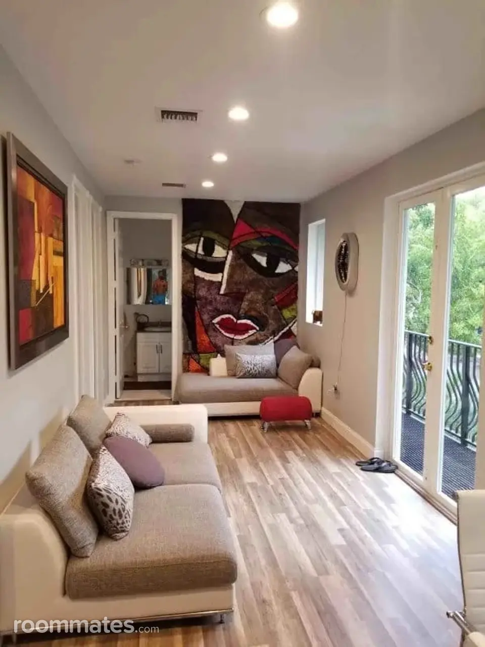 Profile photo 5 of 10