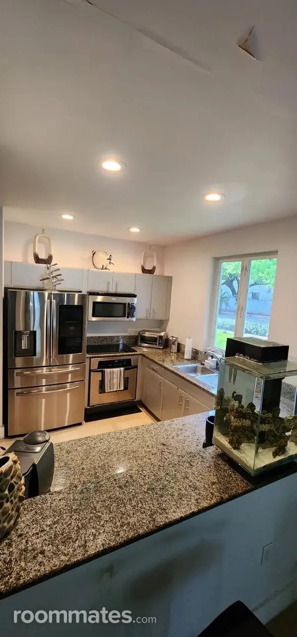 Profile photo 9 of 10