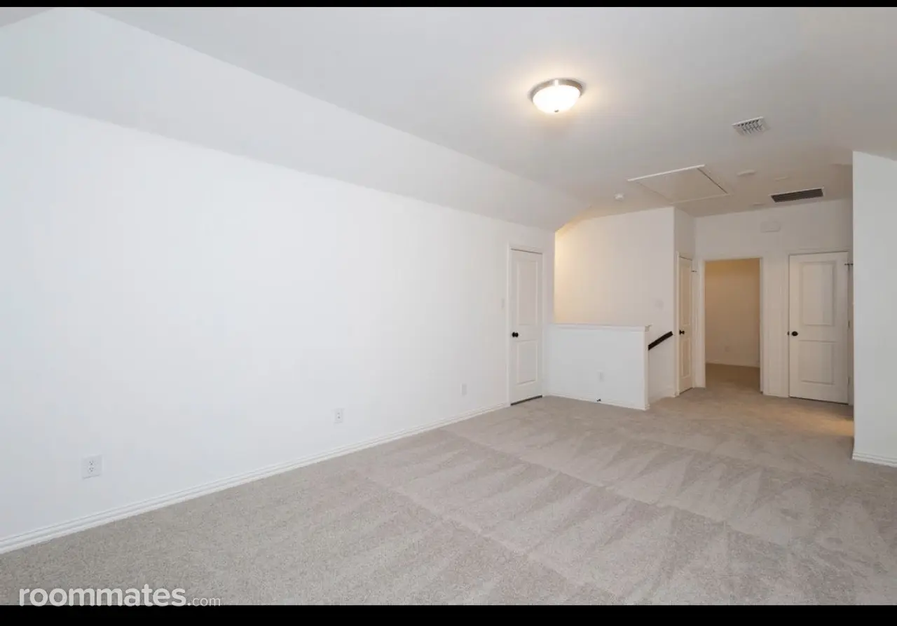 Profile photo 7 of 13