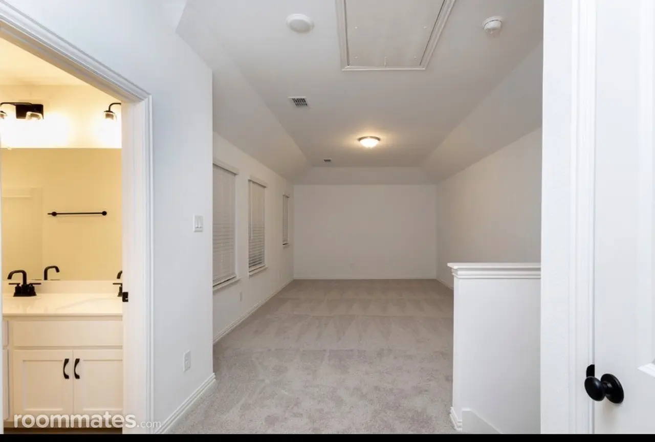 Profile photo 2 of 13