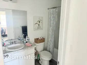 Room for rent in Zephyrhills, FL $950, house