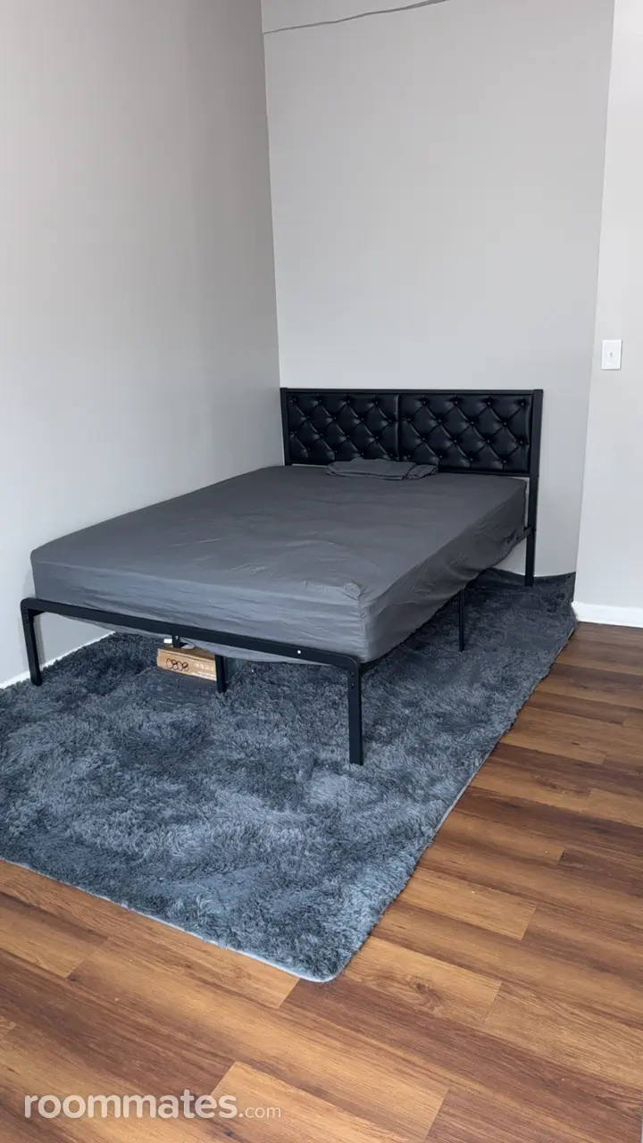 Profile photo 4 of 8