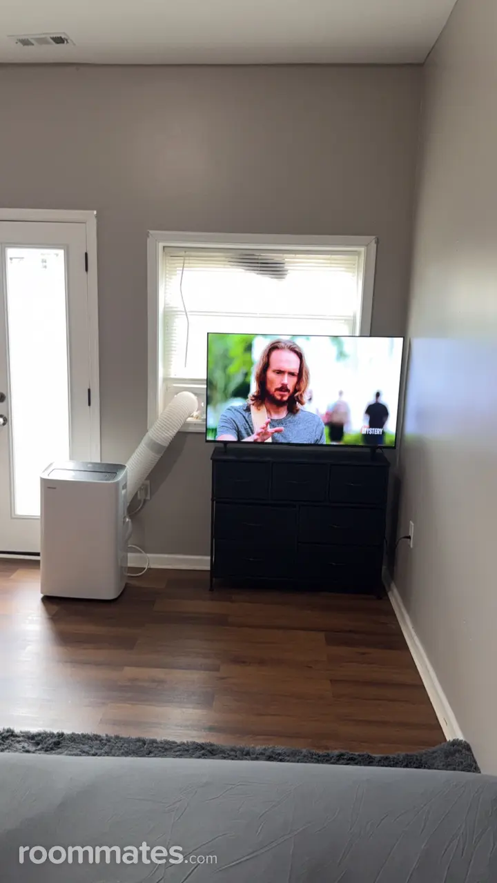 Profile photo 6 of 8