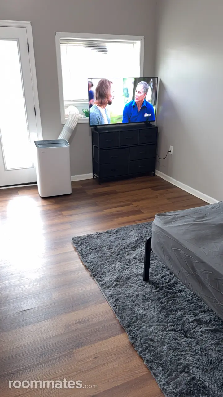 Profile photo 5 of 8