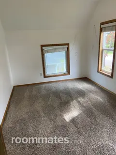 Room for rent in Salem, OR $1000, house