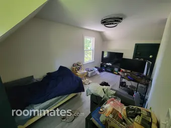 Room for rent in Cincinnati, OH $800, house