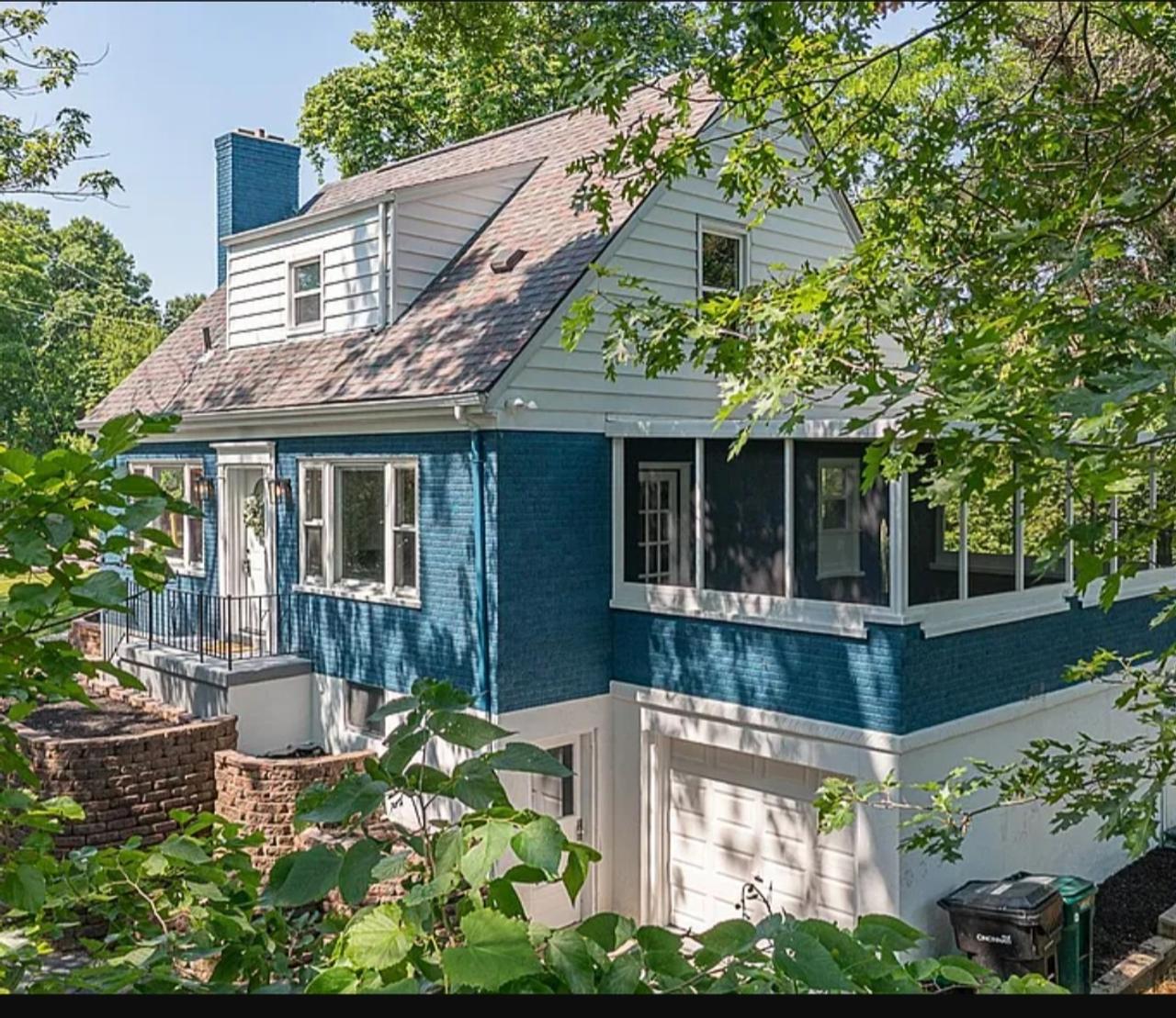 Profile photo 8 of 11