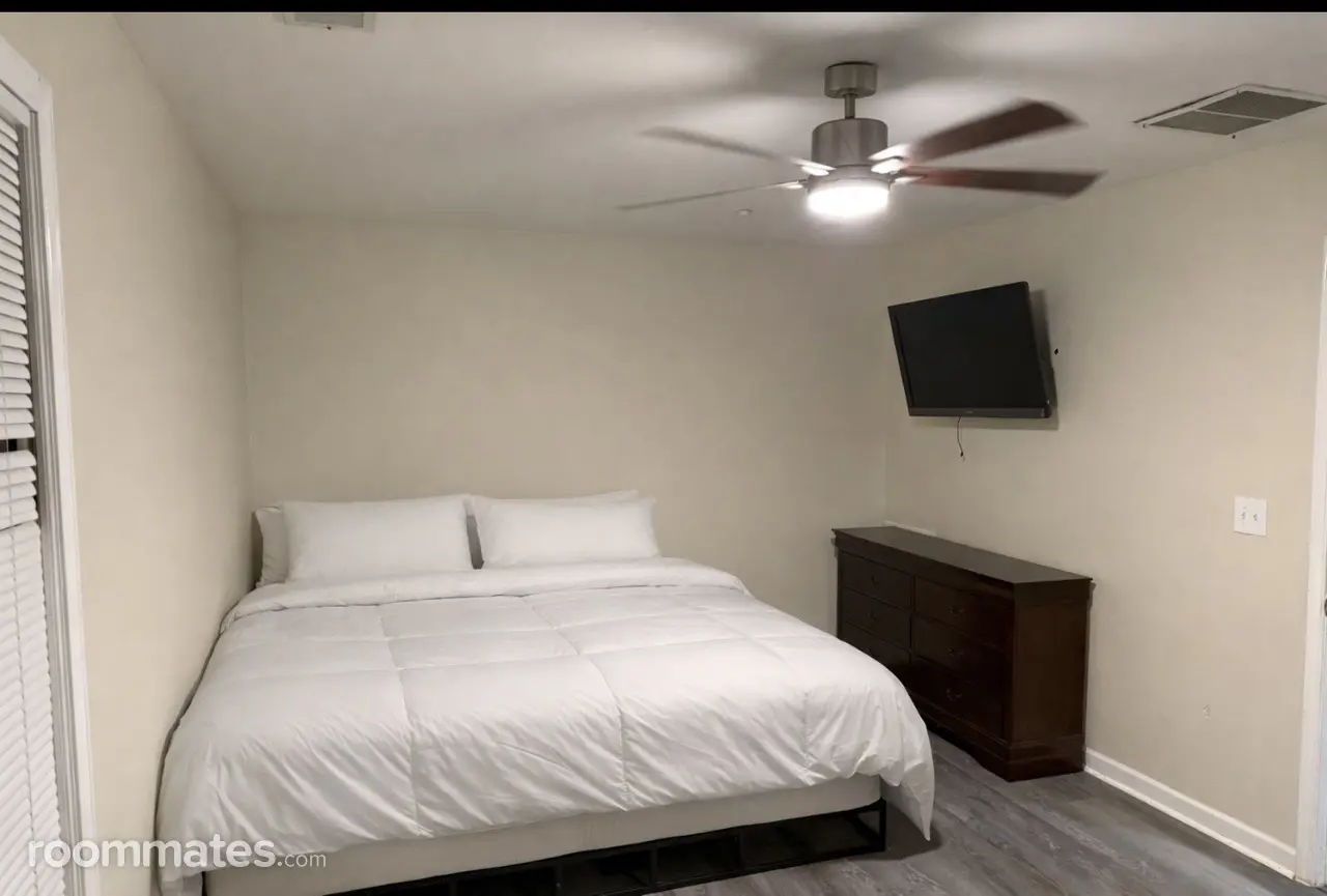 Profile photo 1 of 5