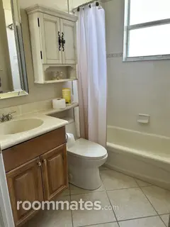 Room for rent in Port St. Lucie, FL $1400, house