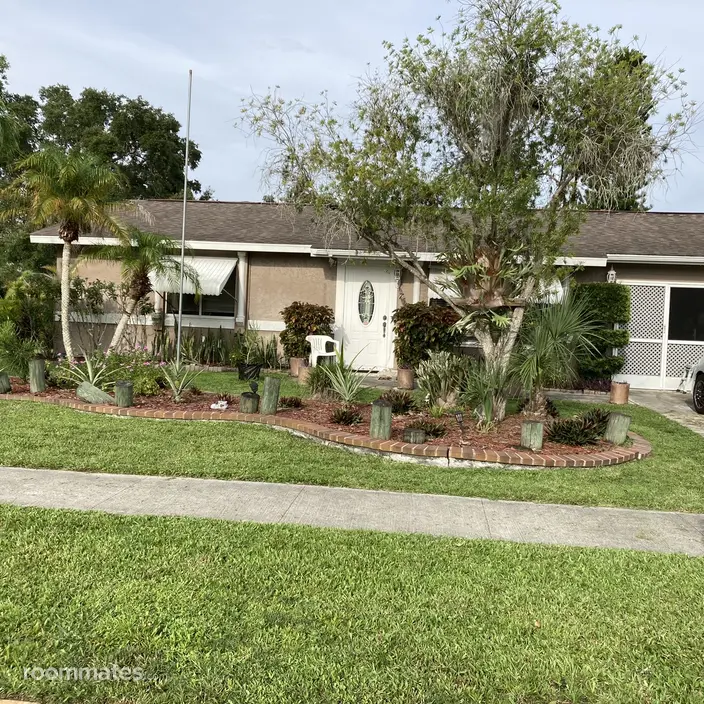 Room for rent in North Port, FL $800, house
