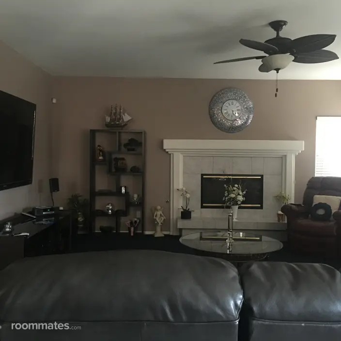 Room for rent in Rancho Cucamonga, CA $1000, house
