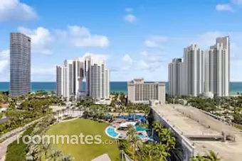 Room for rent in Sunny Isles Beach FL $1100, condo