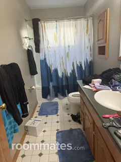Room for rent in Akron, OH $700, house