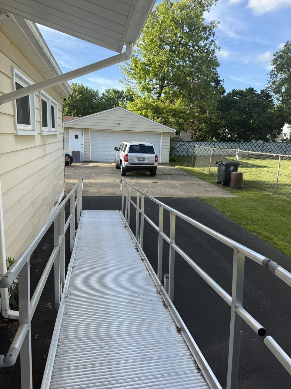 Profile photo 7 of 11