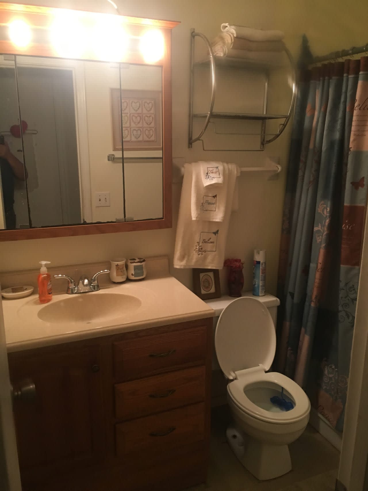 Profile photo 1 of 4