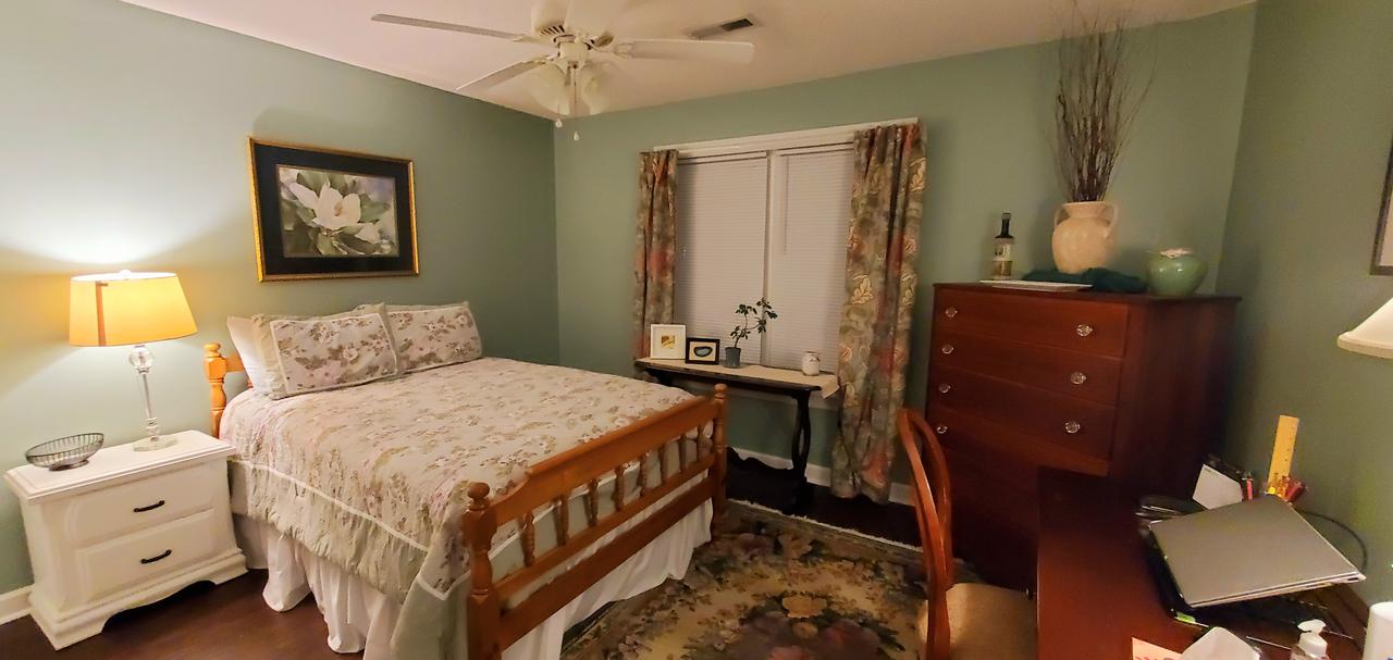 Profile photo 1 of 6