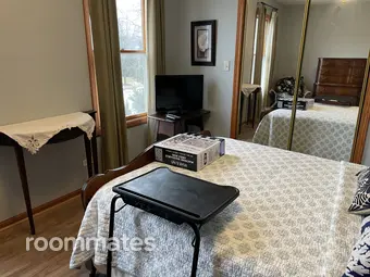 Room for rent in Naperville, IL $1200, house