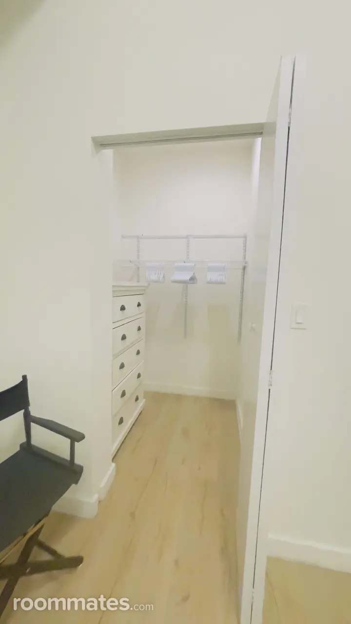 Profile photo 4 of 6