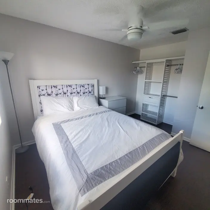 Room for rent in Boynton Beach, FL $800, townhouse