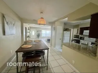 Room for rent in Fort Lauderdale FL $1000, house