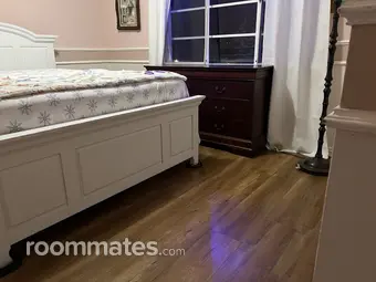 Room for rent in North Hills, CA $1000, house