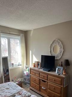 Room for rent in Manchester, New Hampshire $1000, townhouse