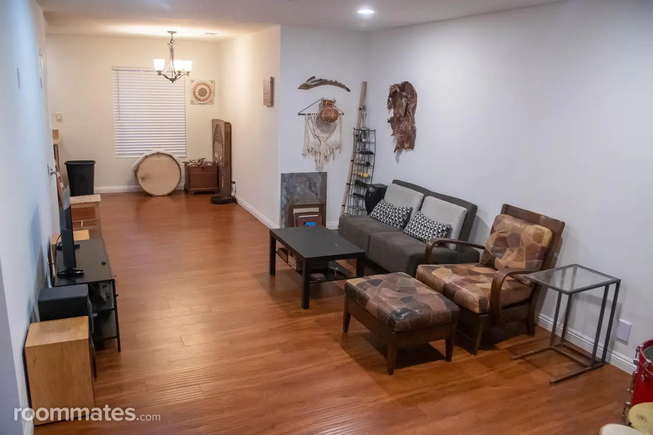 Profile photo 1 of 11