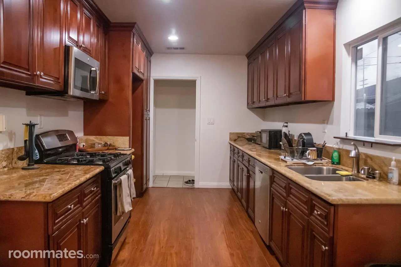 Profile photo 3 of 11