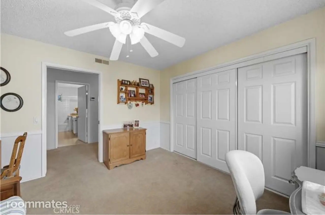 Profile photo 3 of 4