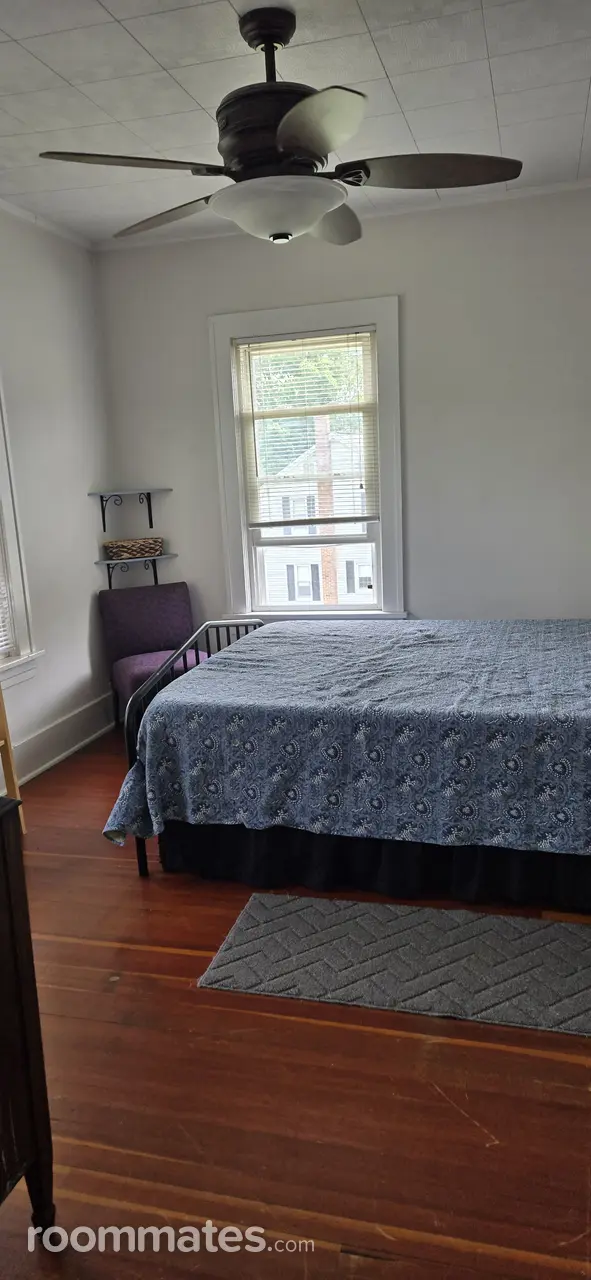 Profile photo 8 of 9