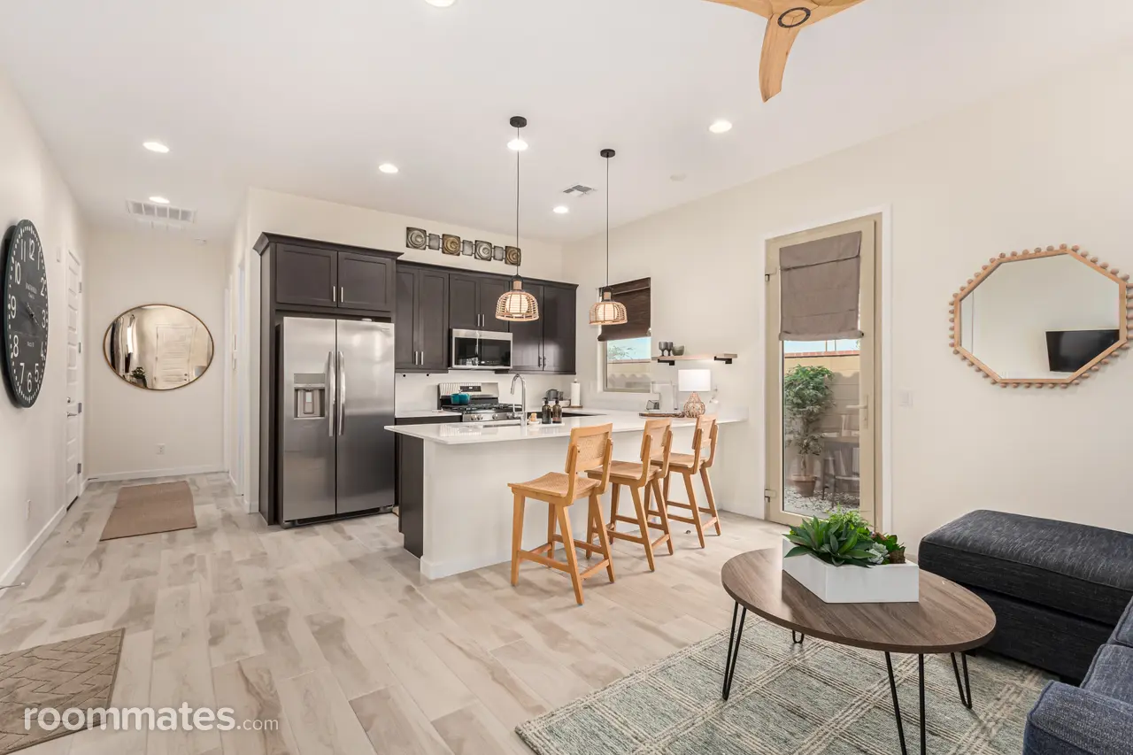 Profile photo 4 of 9